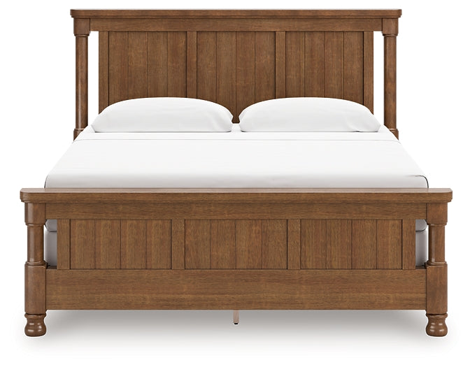 Rowlenstown King Poster Bed