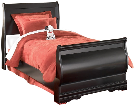 Huey Vineyard Twin Sleigh Bed with Mirrored Dresser and Chest