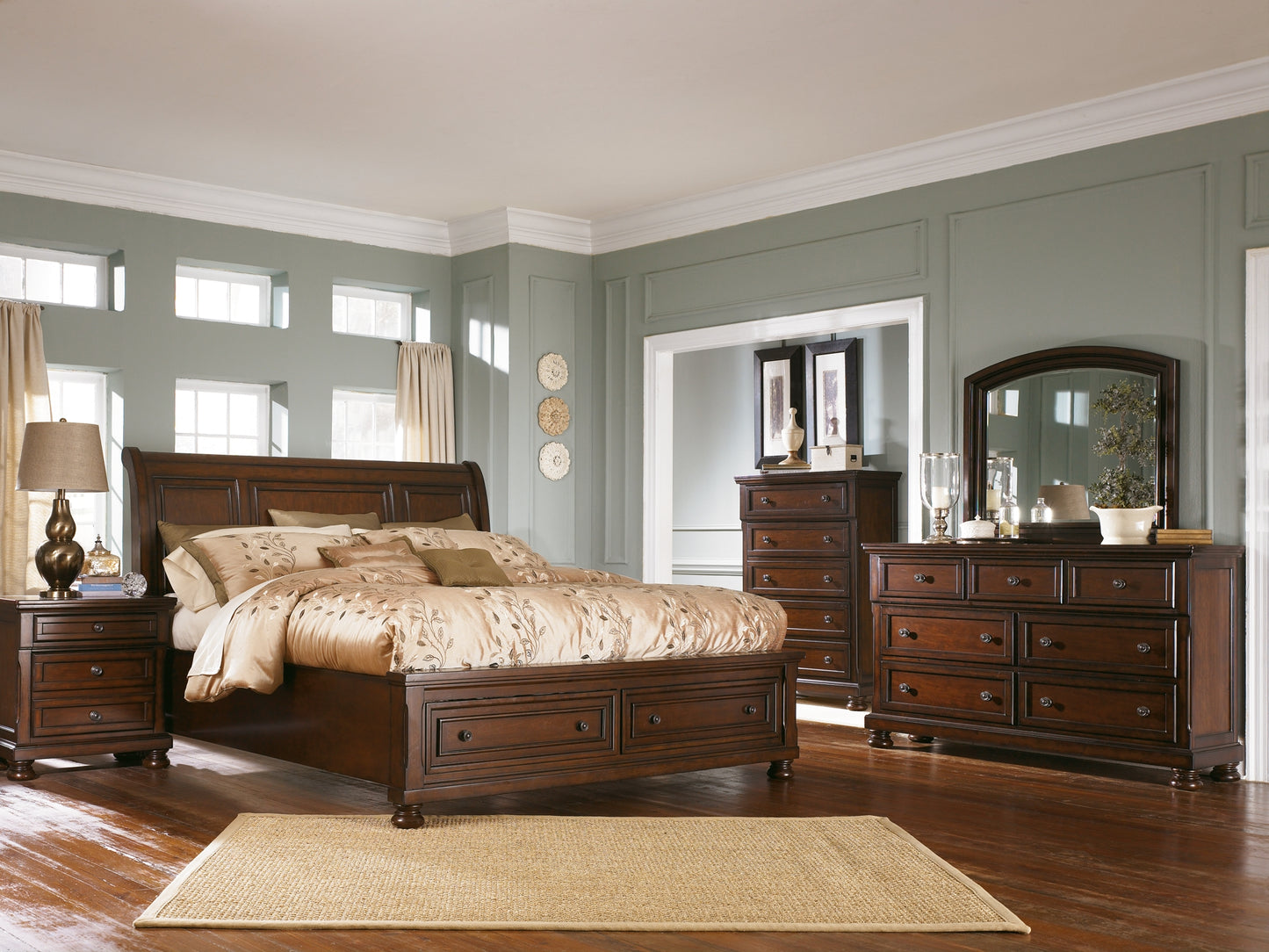 Porter Queen Sleigh Bed with Dresser